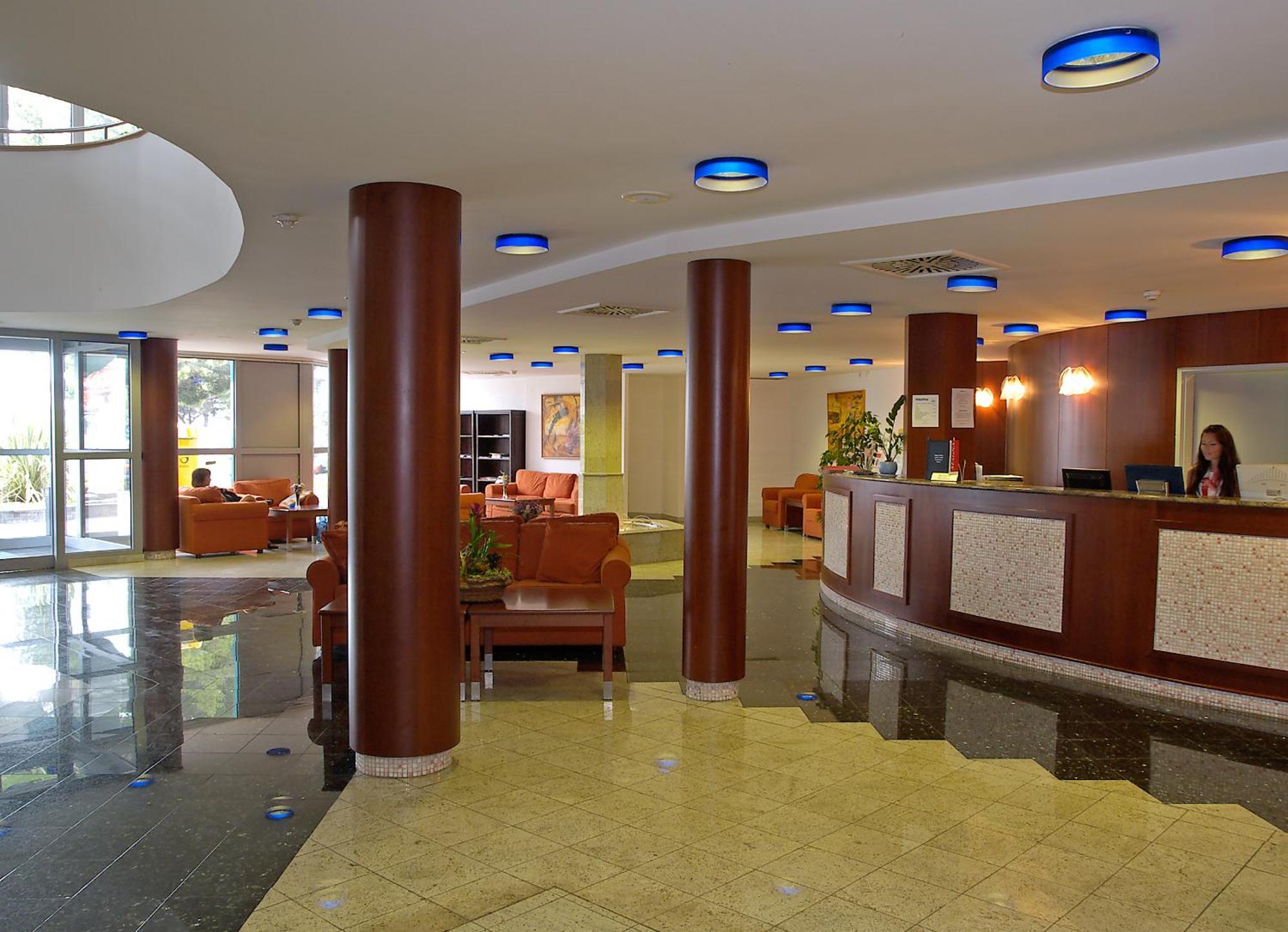 Hotel Aquapark Zusterna Koper Exterior foto